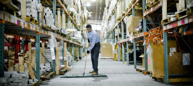 vệ sinh giá kệ pallet